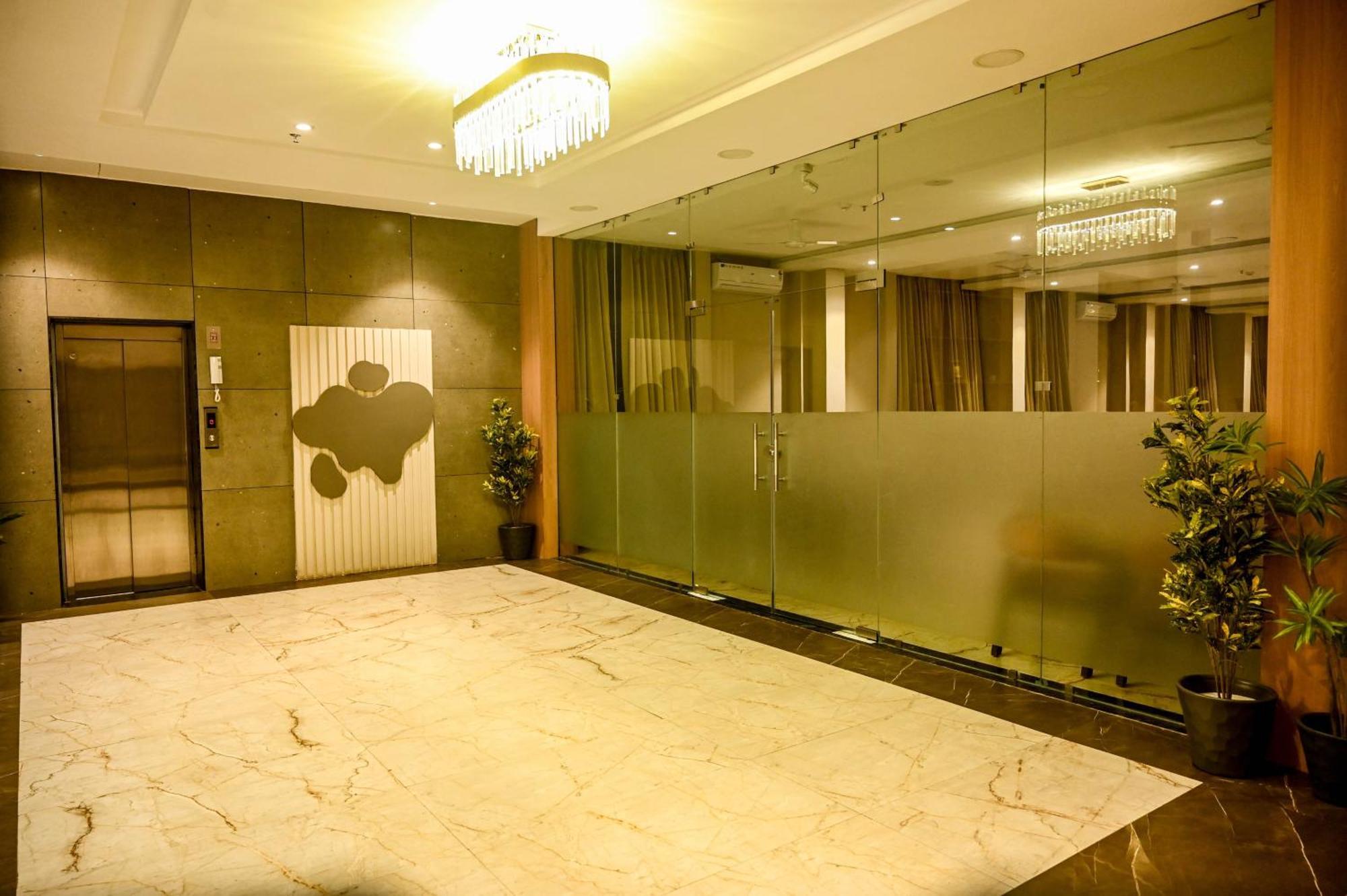Hotel Maa Bhagwati Palace Khandwa Zewnętrze zdjęcie