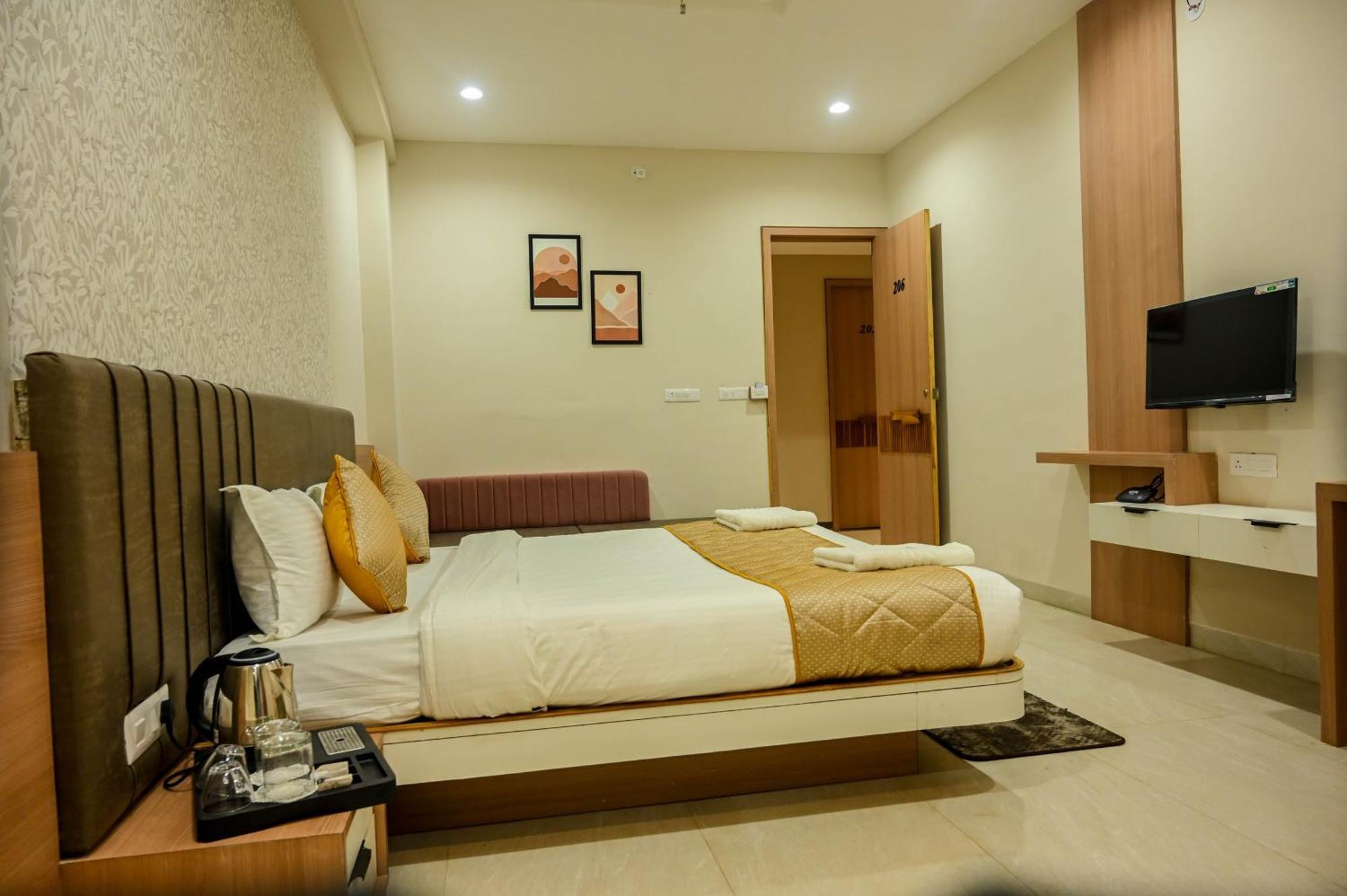 Hotel Maa Bhagwati Palace Khandwa Zewnętrze zdjęcie